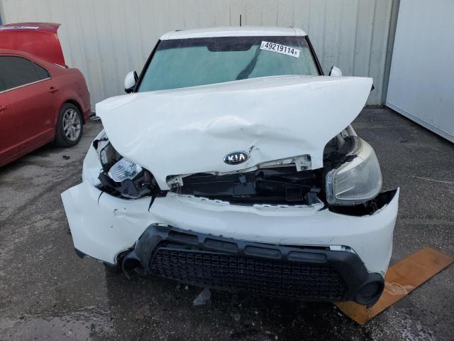 KNDJN2A27G7848413 - 2016 KIA SOUL WHITE photo 5