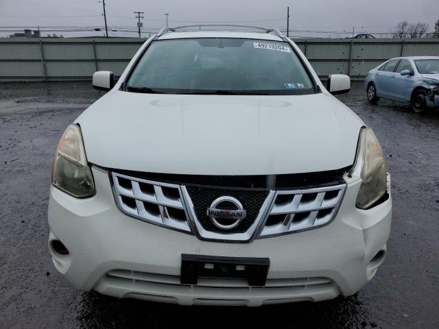 JN8AS5MT5DW528656 - 2013 NISSAN ROGUE S WHITE photo 5