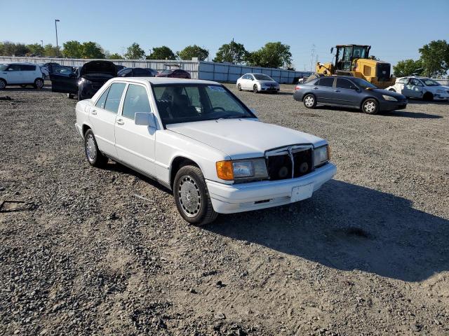 WDBDA29D3HF331548 - 1987 MERCEDES-BENZ 190 E 2.6 WHITE photo 4