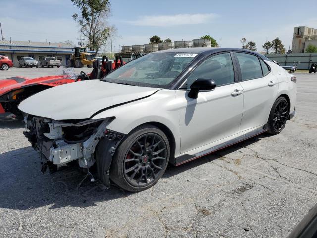 4T1KZ1AK7MU048528 - 2021 TOYOTA CAMRY TRD WHITE photo 1