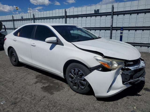 4T4BF1FK6FR504027 - 2015 TOYOTA CAMRY LE WHITE photo 4