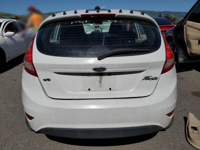 3FADP4EJ9DM208375 - 2013 FORD FIESTA SE WHITE photo 6