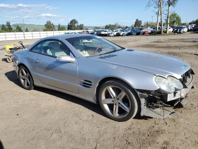 WDBSK75F54F070880 - 2004 MERCEDES-BENZ SL 500 SILVER photo 4