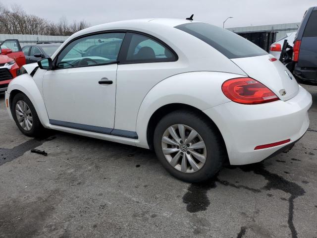 3VWFP7AT8EM620040 - 2014 VOLKSWAGEN BEETLE WHITE photo 2