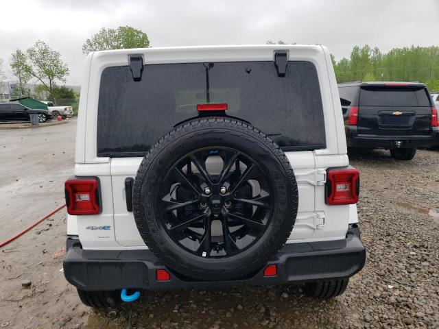 1C4JJXP60NW198765 - 2022 JEEP WRANGLER U SAHARA 4XE WHITE photo 6