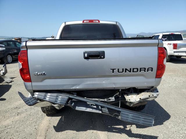 5TFDY5F13GX567909 - 2016 TOYOTA TUNDRA CREWMAX SR5 SILVER photo 6