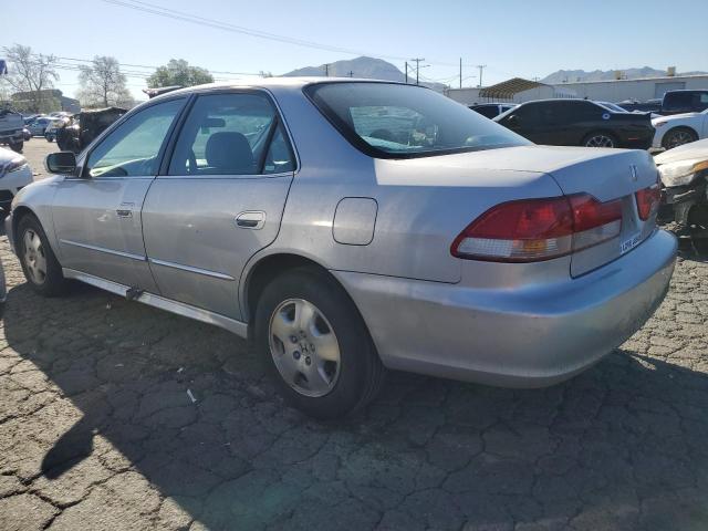 1HGCG16532A023336 - 2002 HONDA ACCORD EX SILVER photo 2