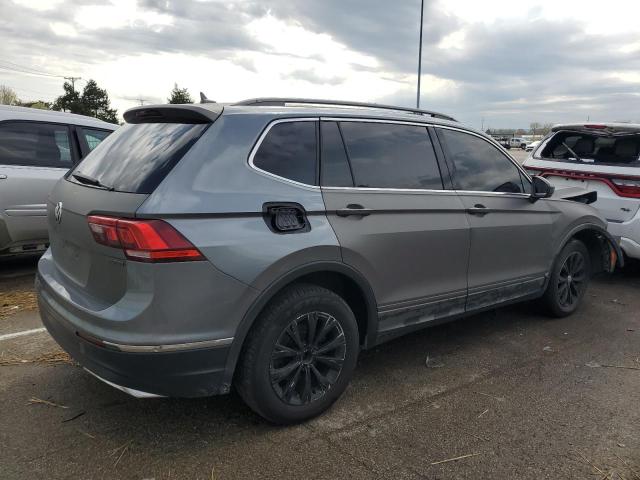 3VV2B7AXXJM103515 - 2018 VOLKSWAGEN TIGUAN SE GRAY photo 3