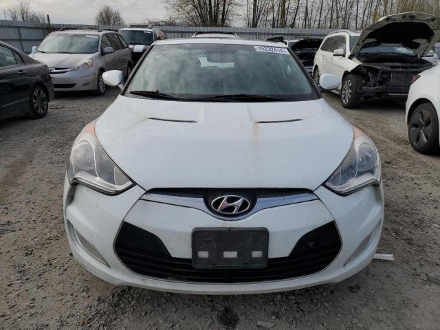 KMHTC6AD6DU172794 - 2013 HYUNDAI VELOSTER WHITE photo 5