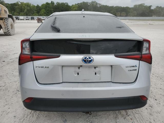 JTDKARFU4K3070669 - 2019 TOYOTA PRIUS SILVER photo 6