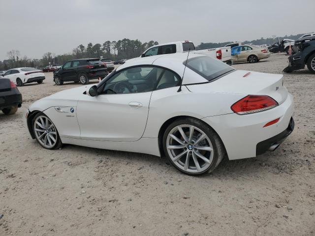 WBALM7C52G5B60024 - 2016 BMW Z4 SDRIVE35I WHITE photo 2