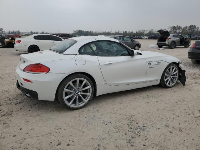 WBALM7C52G5B60024 - 2016 BMW Z4 SDRIVE35I WHITE photo 3