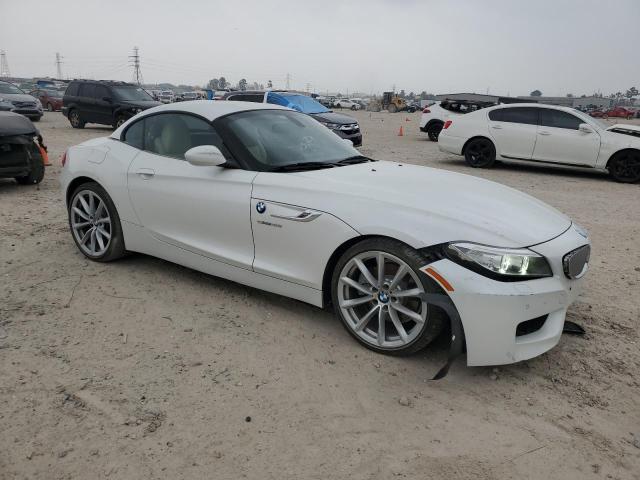 WBALM7C52G5B60024 - 2016 BMW Z4 SDRIVE35I WHITE photo 4