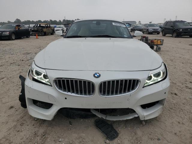 WBALM7C52G5B60024 - 2016 BMW Z4 SDRIVE35I WHITE photo 5