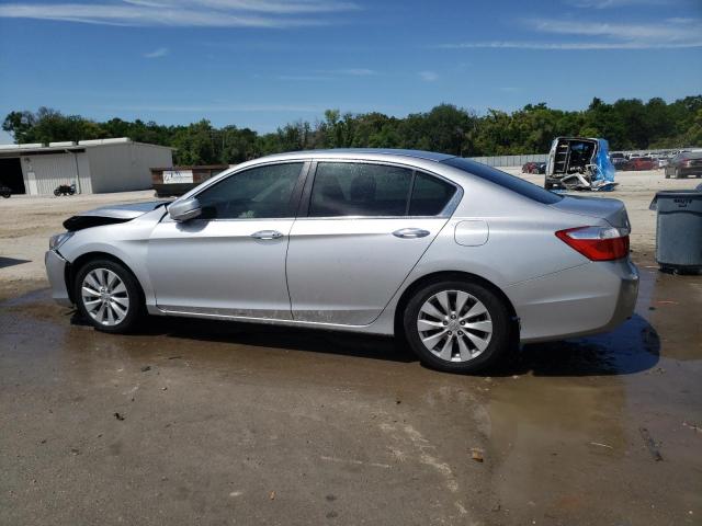 1HGCR2F73DA108732 - 2013 HONDA ACCORD EX SILVER photo 2