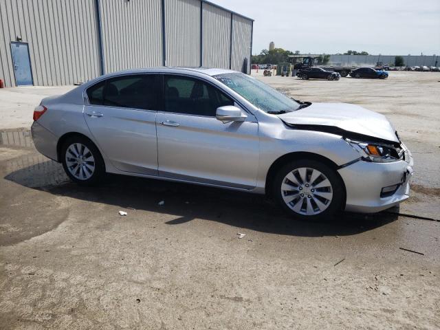 1HGCR2F73DA108732 - 2013 HONDA ACCORD EX SILVER photo 4