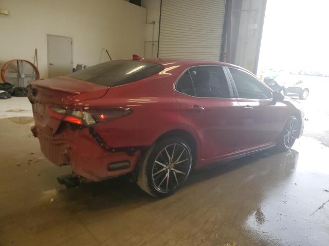 4T1G11AKXPU163352 - 2023 TOYOTA CAMRY SE NIGHT SHADE RED photo 3