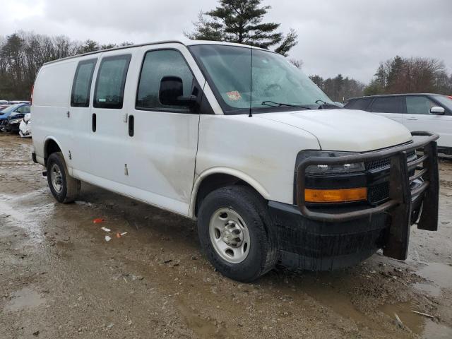 1GCWGAFPXK1169164 - 2019 CHEVROLET EXPRESS G2 WHITE photo 4