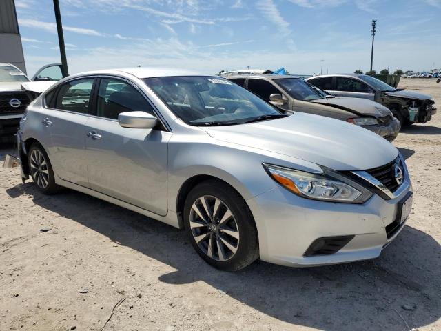 1N4AL3AP6HC200826 - 2017 NISSAN ALTIMA 2.5 SILVER photo 4