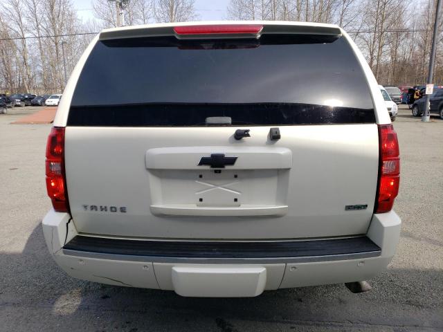 1GNUKCE06AR164055 - 2010 CHEVROLET TAHOE K1500 LTZ WHITE photo 6