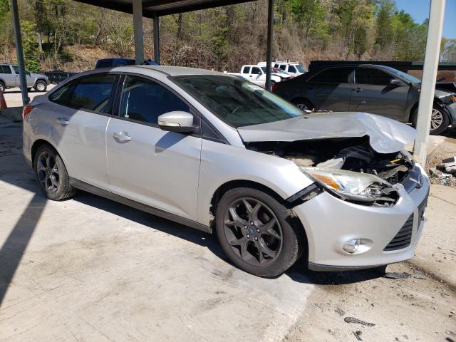 1FADP3F27DL135848 - 2013 FORD FOCUS SE SILVER photo 4