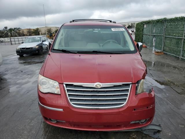 2A8HR64X38R814849 - 2008 CHRYSLER TOWN & COU LIMITED RED photo 5