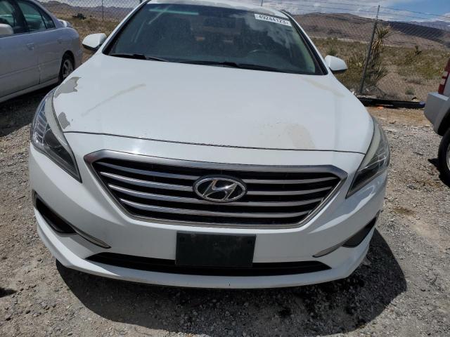 5NPE24AF5GH412289 - 2016 HYUNDAI SONATA SE WHITE photo 5