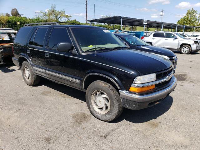 1GNDT13W012211291 - 2001 CHEVROLET BLAZER BLACK photo 4