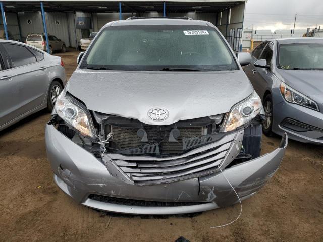 5TDDZ3DC8HS163761 - 2017 TOYOTA SIENNA XLE SILVER photo 5