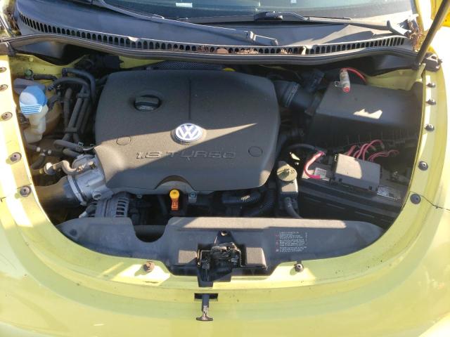 3VWDC21C01M430877 - 2001 VOLKSWAGEN NEW BEETLE GLX 黄色 照片 11