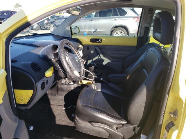 3VWDC21C01M430877 - 2001 VOLKSWAGEN NEW BEETLE GLX 黄色 照片 7