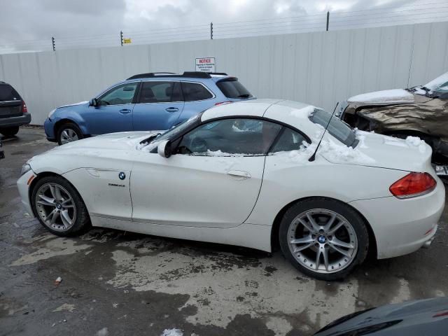 WBALM53529E160965 - 2009 BMW Z4 SDRIVE30I WHITE photo 2