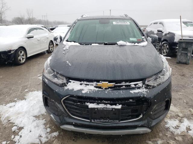 KL7CJLSB6JB704412 - 2018 CHEVROLET TRAX 1LT GRAY photo 5