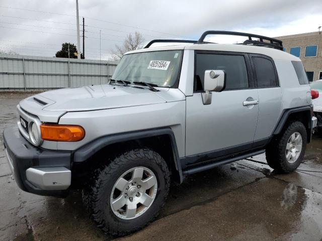 JTEBU11F470047821 - 2007 TOYOTA FJ CRUISER SILVER photo 1