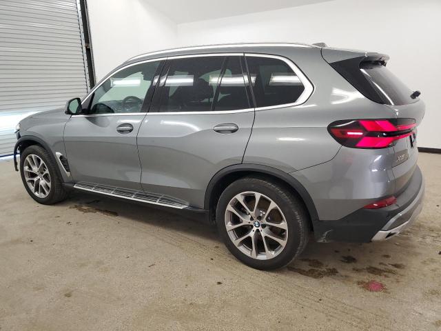 5UX23EU09R9T52489 - 2024 BMW X5 XDRIVE40I GRAY photo 2