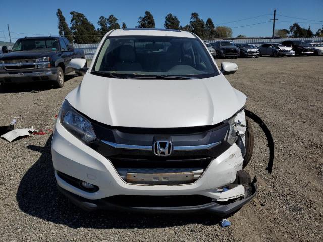 3CZRU5H55HM718297 - 2017 HONDA HR-V EX WHITE photo 5