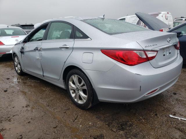 5NPEC4AC7BH152960 - 2011 HYUNDAI SONATA SE SILVER photo 2