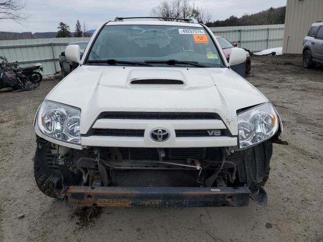 JTEBT14R740042939 - 2004 TOYOTA 4RUNNER SR5 WHITE photo 5