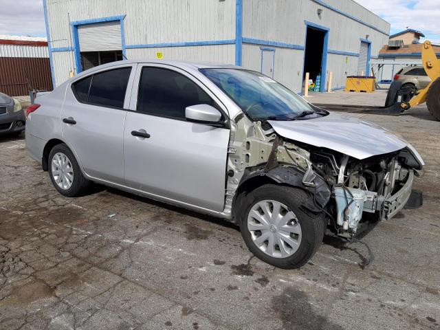 3N1CN7AP0HL870772 - 2017 NISSAN VERSA S SILVER photo 4