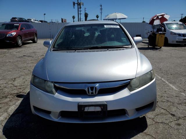 19XFA16599E044843 - 2009 HONDA CIVIC LX SILVER photo 5