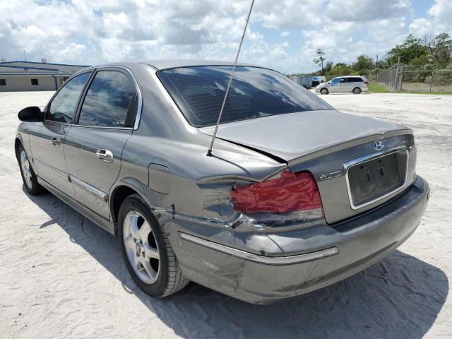 KMHWF35H02A589357 - 2002 HYUNDAI SONATA GLS GRAY photo 2