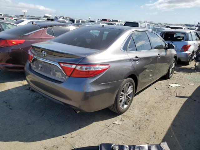 4T1BF1FK0GU226950 - 2016 TOYOTA CAMRY LE SILVER photo 3