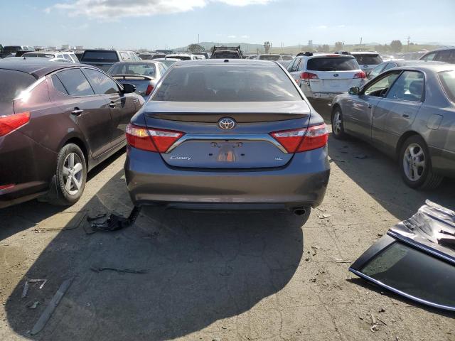 4T1BF1FK0GU226950 - 2016 TOYOTA CAMRY LE SILVER photo 6