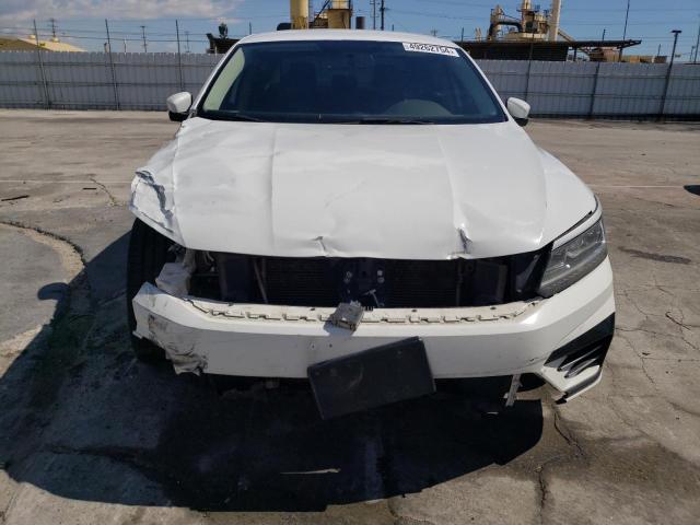 1VWDT7A32HC062243 - 2017 VOLKSWAGEN PASSAT R-LINE أبيض صورة 5