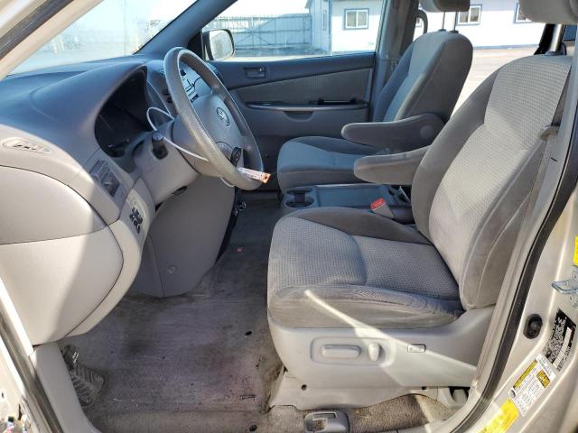 5TDKK4CC8AS302389 - 2010 TOYOTA SIENNA CE SILVER photo 7