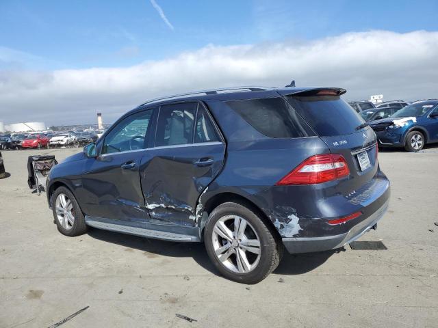 4JGDA5HB3CA074752 - 2012 MERCEDES-BENZ ML 350 4MATIC GRAY photo 2