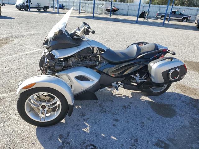 2BXJABA139V000993 - 2009 CAN-AM SPYDER ROA RS SILVER photo 3