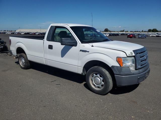 1FTMF1CW0AKA97924 - 2010 FORD F150 WHITE photo 4