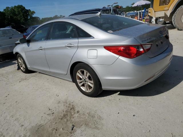 5NPEB4AC8CH412187 - 2012 HYUNDAI SONATA GLS SILVER photo 2