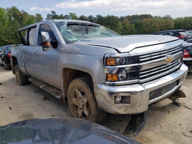 1GC1KWE80FF657273 - 2015 CHEVROLET SILVERADO K2500 HEAVY DUTY LTZ SILVER photo 4